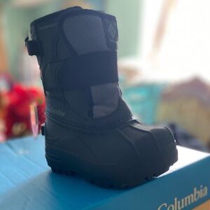 Brand new boys winter snow boots.